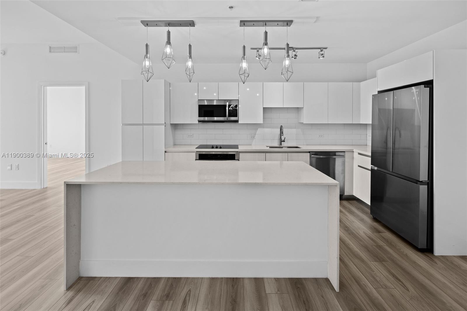 101 Diplomat Pkwy #604 Hallandale Beach, FL 33009