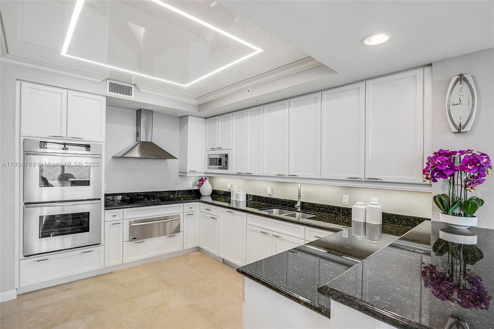 20201 E Country Clb Dr #1903 Aventura, FL 33180