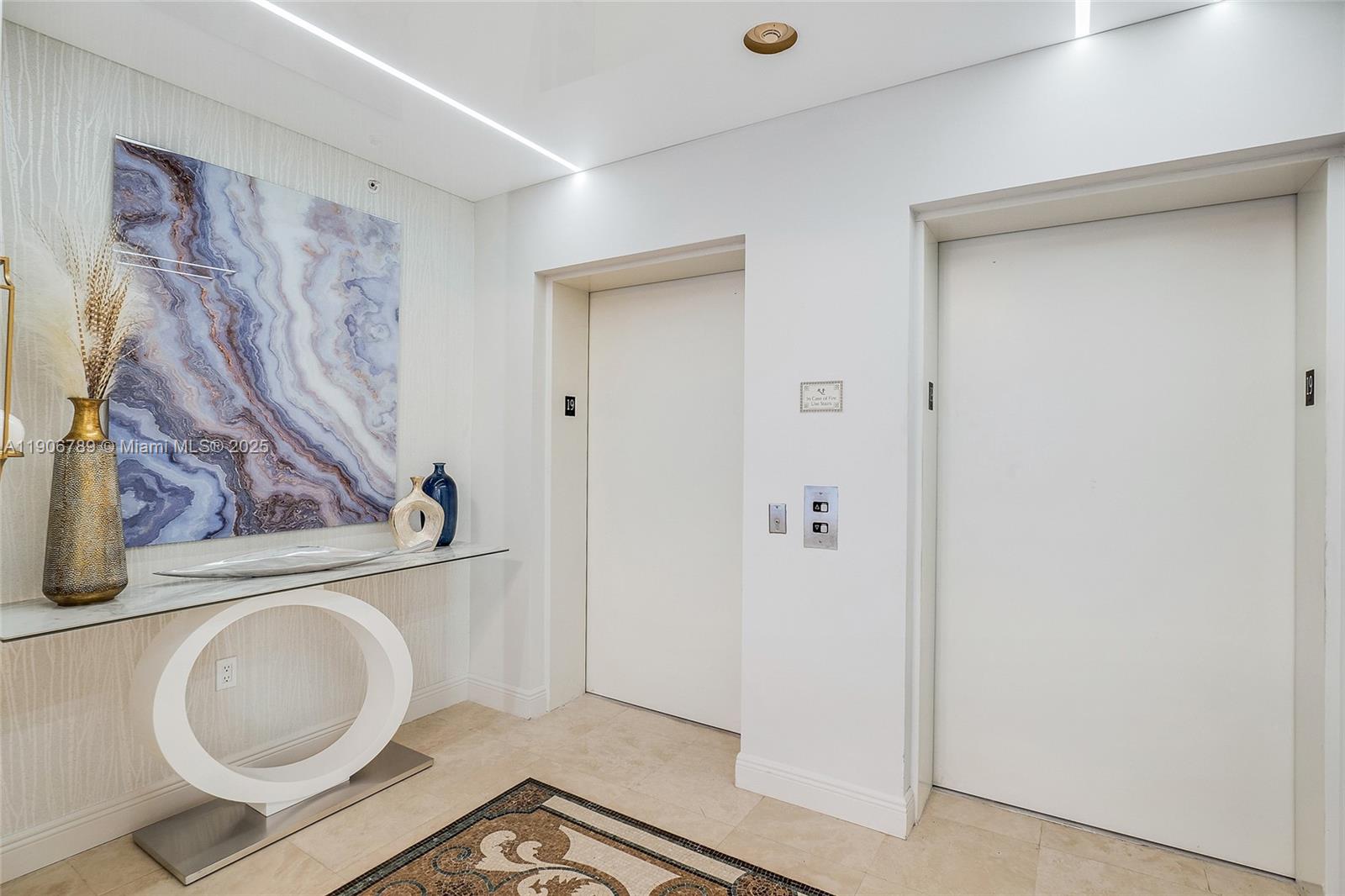 20201 E Country Clb Dr #1903 Aventura, FL 33180