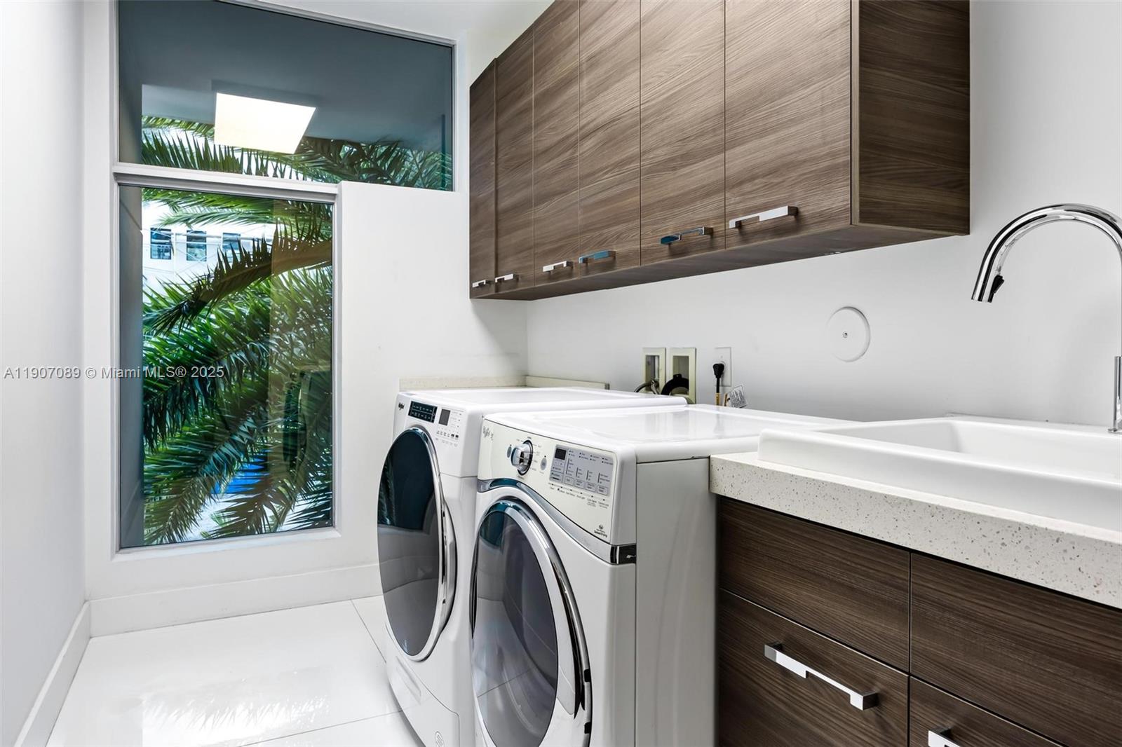 300 Royal Plz Dr Fort Lauderdale, FL 33301