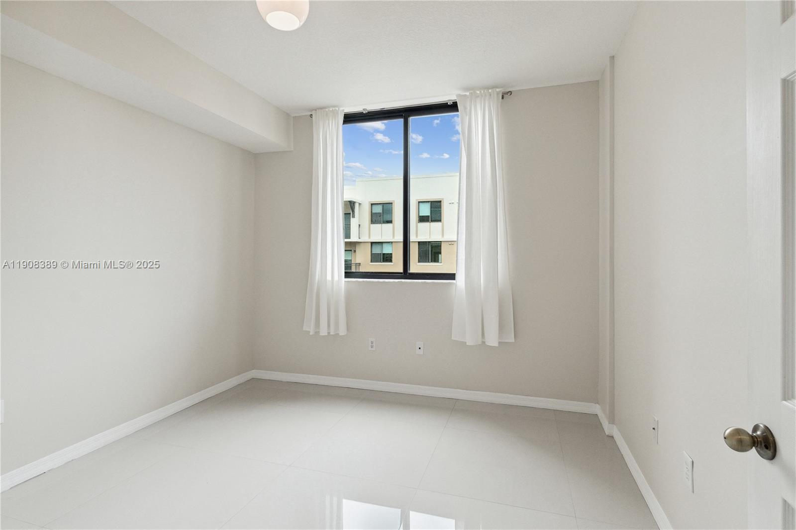 3590 Coral Way #804 Miami, FL 33145