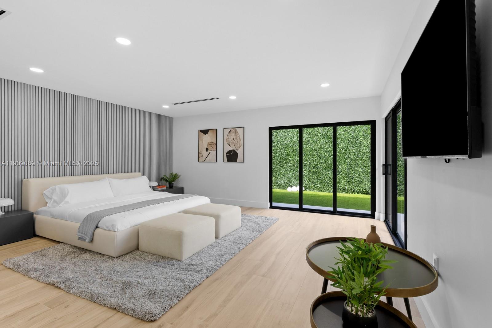 85 W Shore Dr W Miami, FL 33133