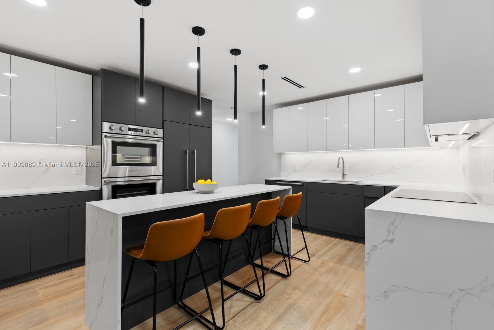 85 W Shore Dr W Miami, FL 33133