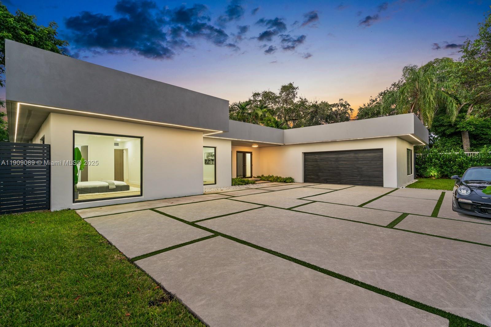 85 W Shore Dr W Miami, FL 33133