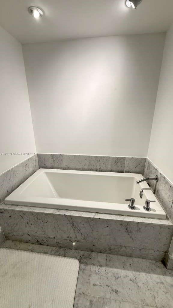 image Vizcayne South Condo11