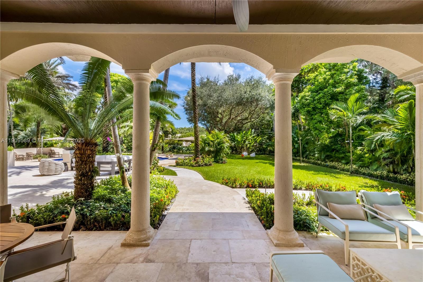 5250 Snapper Crk Rd Coral Gables, FL 33156