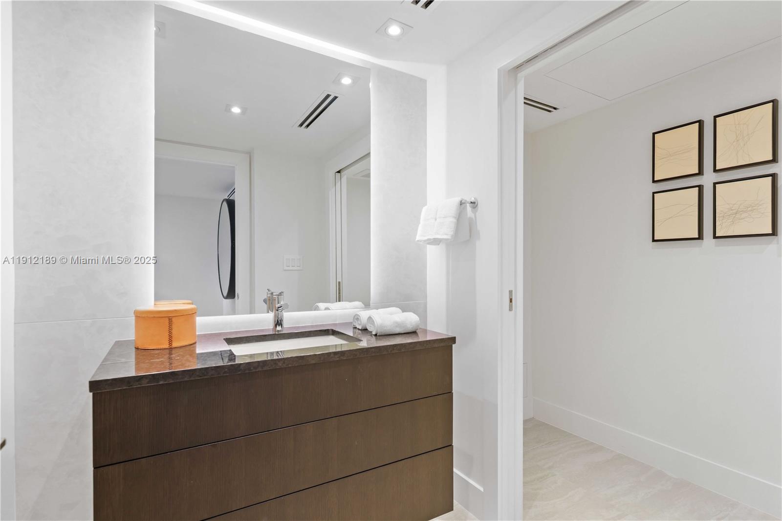 5500 Collins Ave #901 & 902 Miami Beach, FL 33140