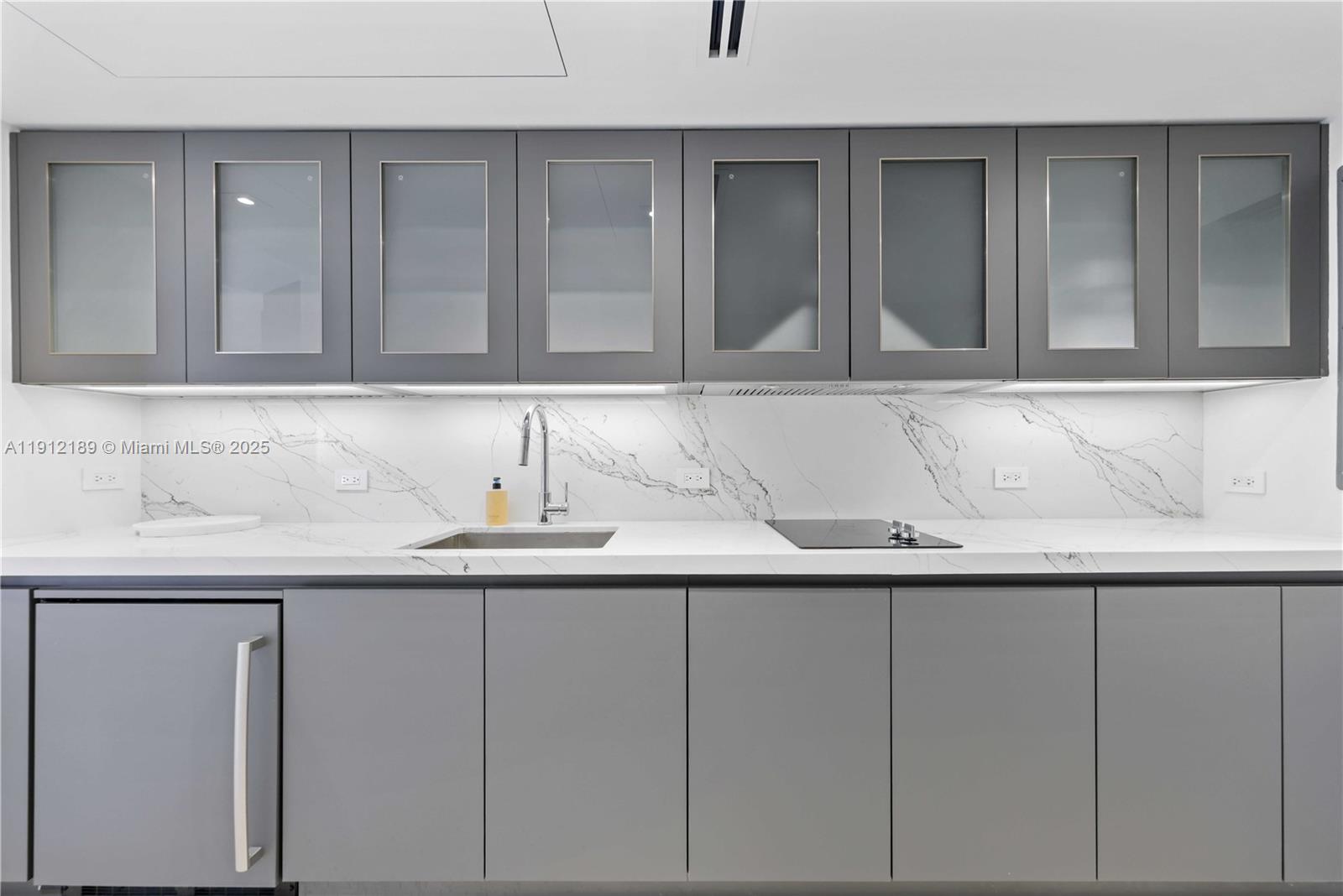 5500 Collins Ave #901 & 902 Miami Beach, FL 33140