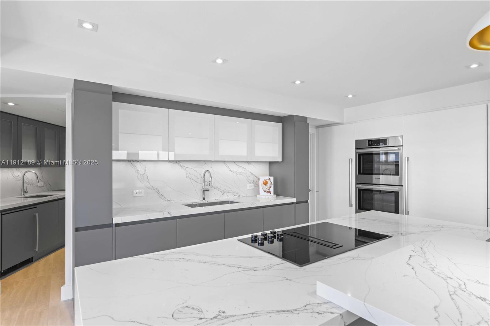 5500 Collins Ave #901 & 902 Miami Beach, FL 33140