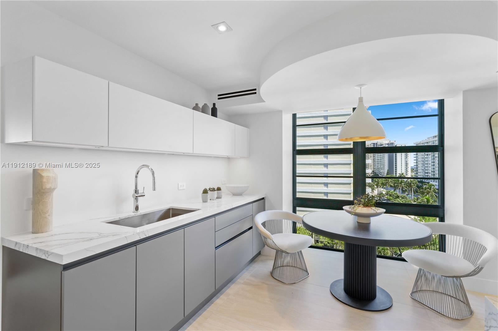 5500 Collins Ave #901 & 902 Miami Beach, FL 33140