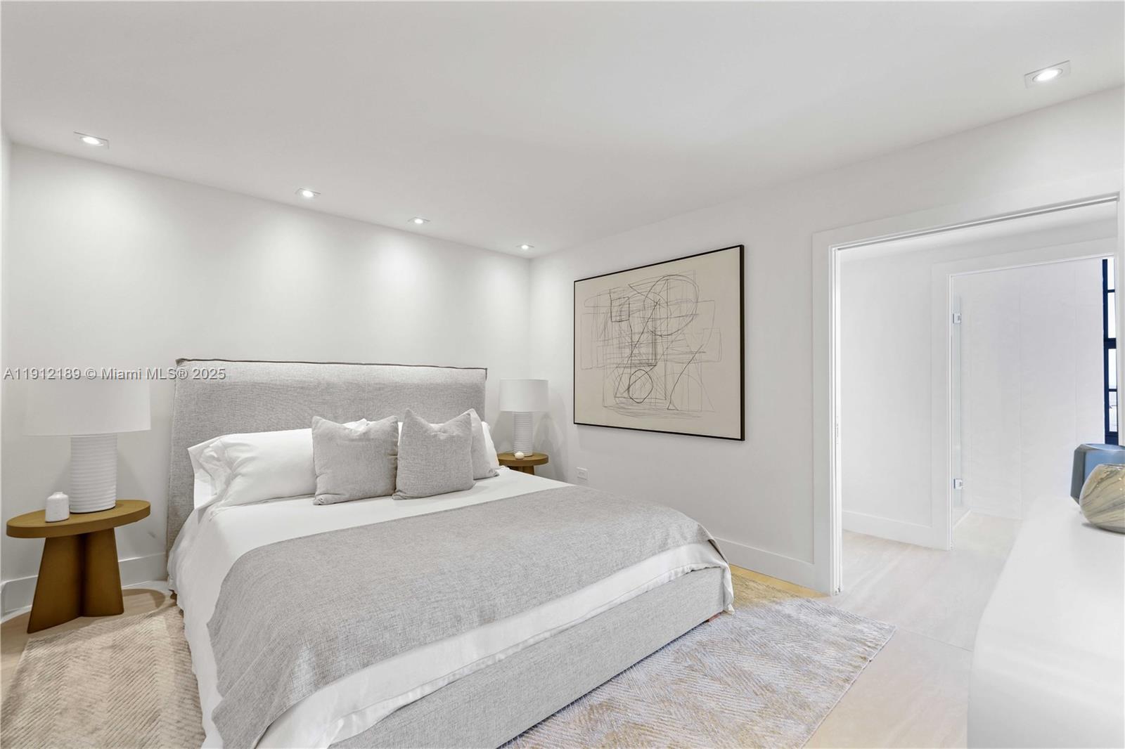 5500 Collins Ave #901 & 902 Miami Beach, FL 33140