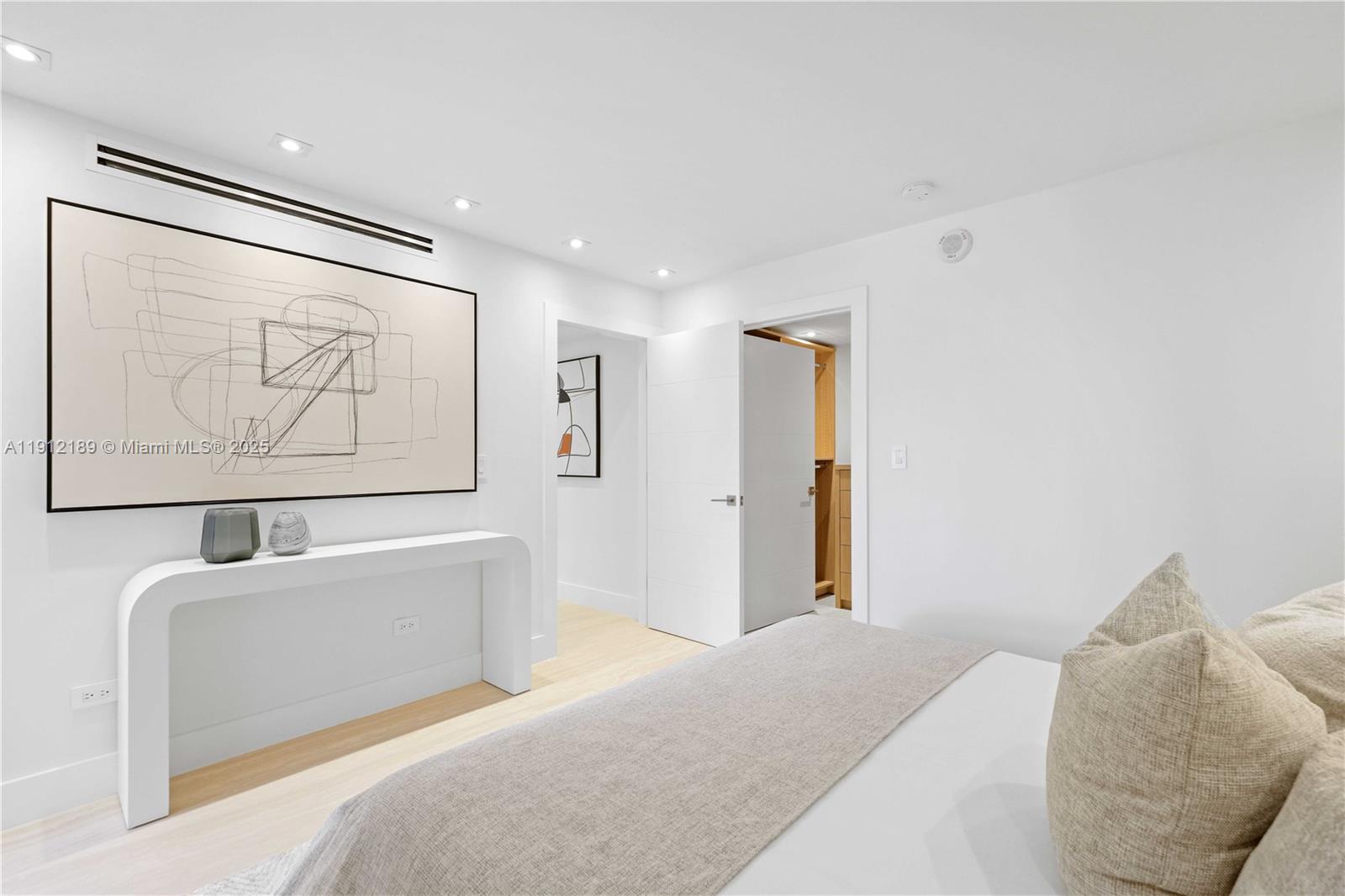 5500 Collins Ave #901 & 902 Miami Beach, FL 33140