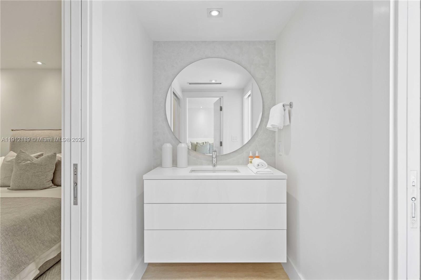 5500 Collins Ave #901 & 902 Miami Beach, FL 33140