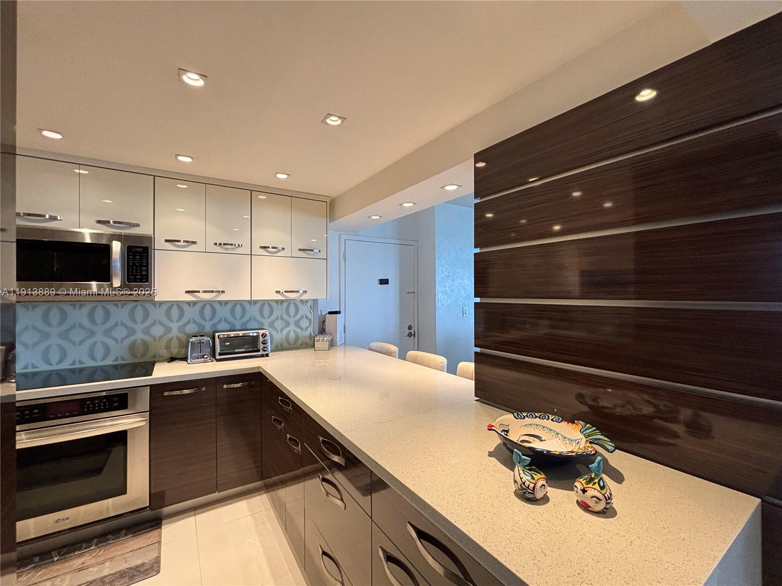 9511 Collins Ave #604 Surfside, FL 33154