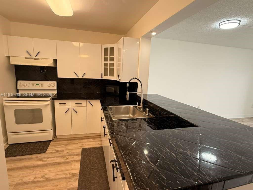 5201 NW 7th St #405 Miami, FL 33126