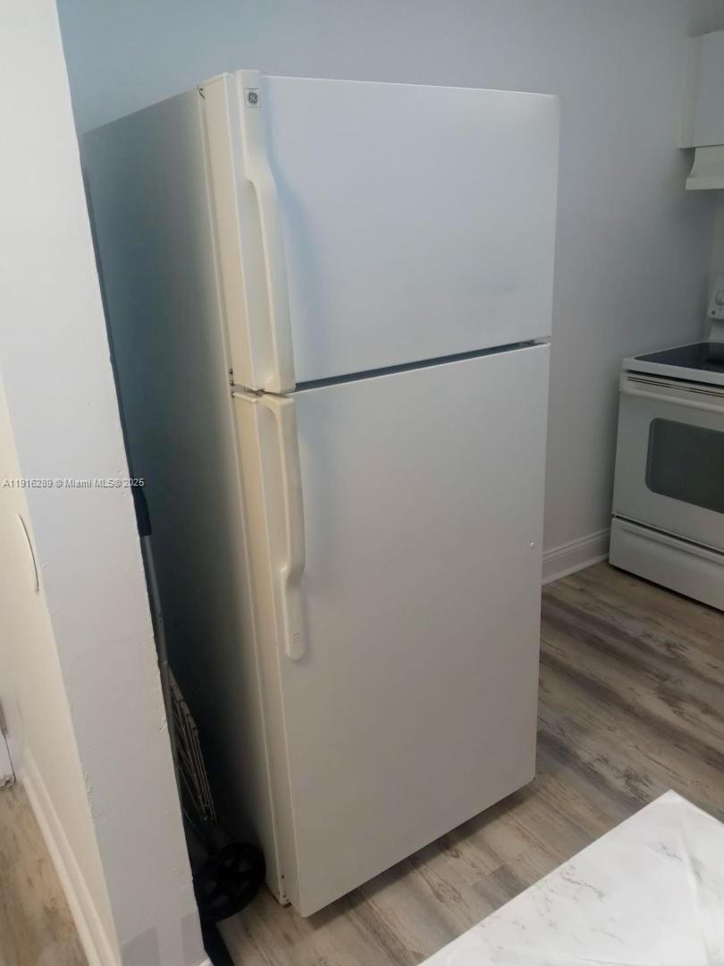 5201 NW 7th St #405 Miami, FL 33126