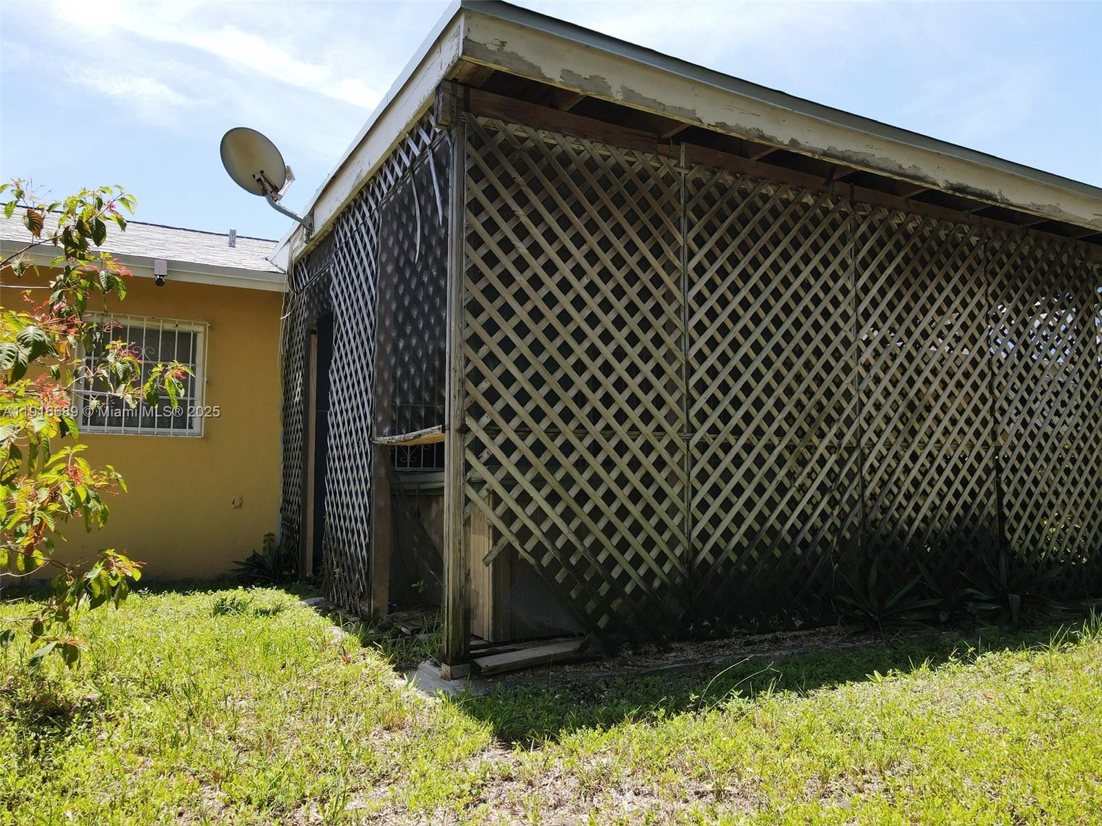 11011 SW 162nd Ter Miami, FL 33157