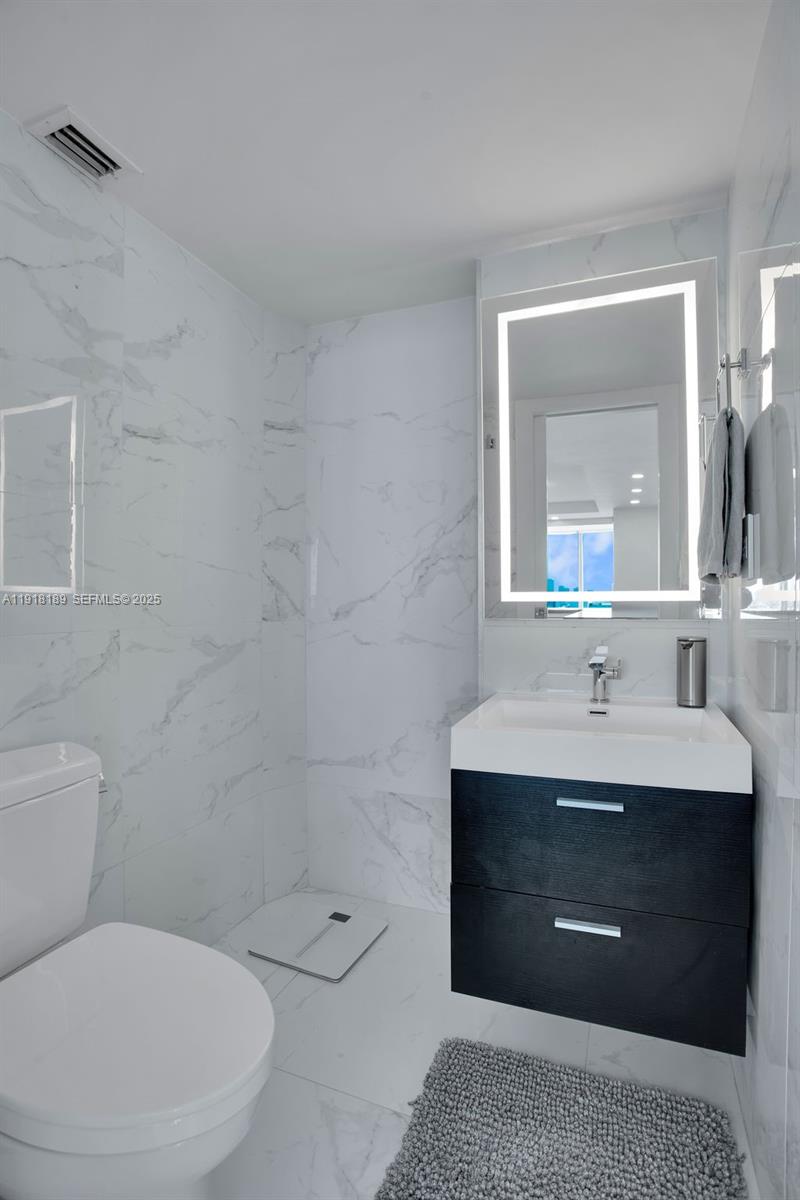 2655 Collins Ave #PH06/08 Miami Beach, FL 33140