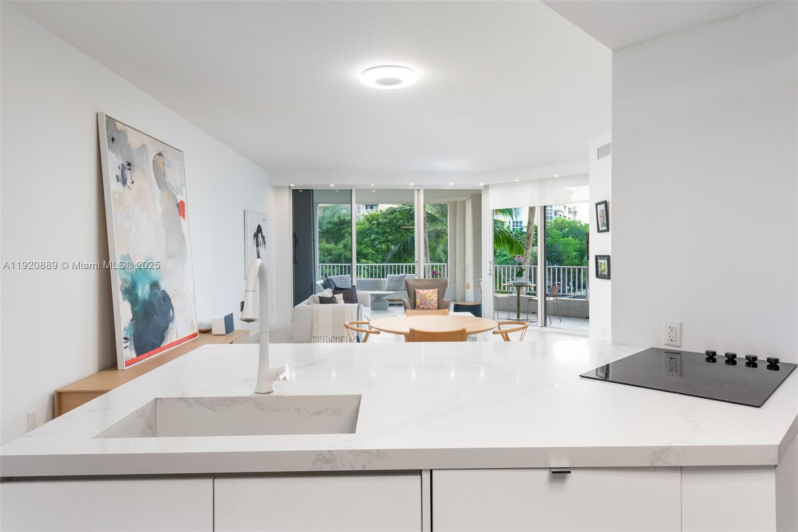 715 Crandon Blvd #305 Key Biscayne, FL 33149