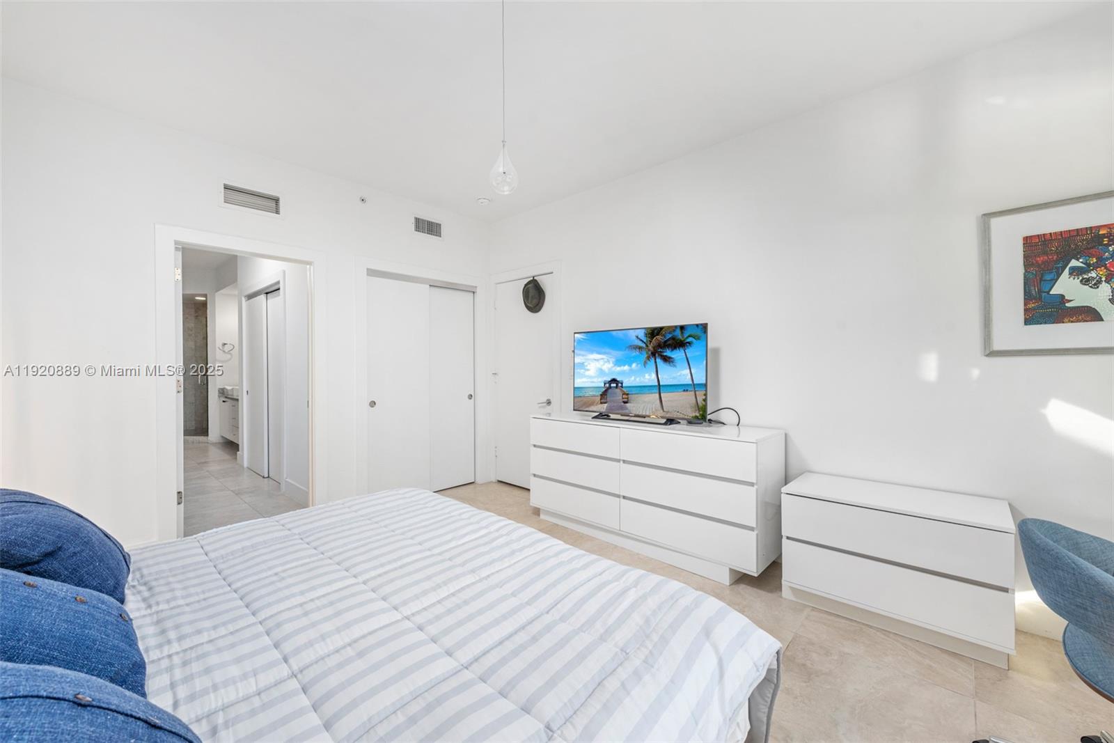 715 Crandon Blvd #305 Key Biscayne, FL 33149