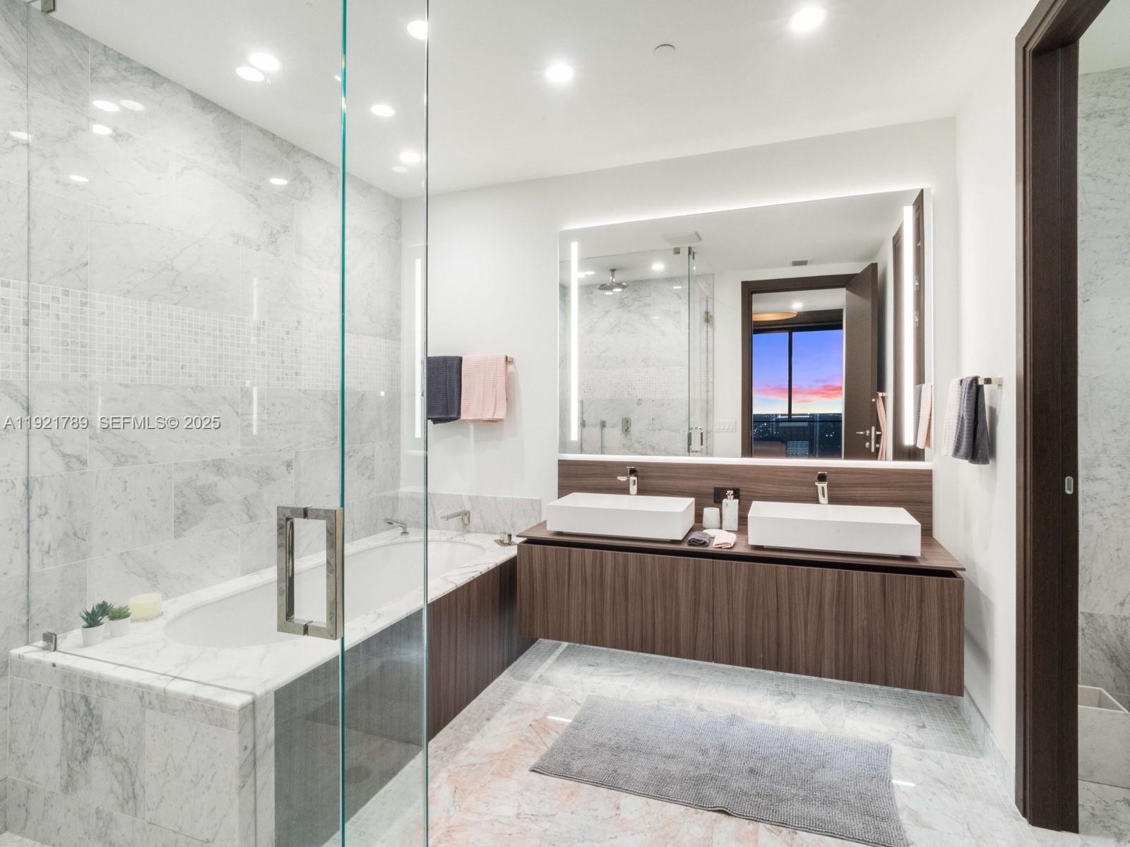 1000 Brickell Plz #PH5706 Miami, FL 33131