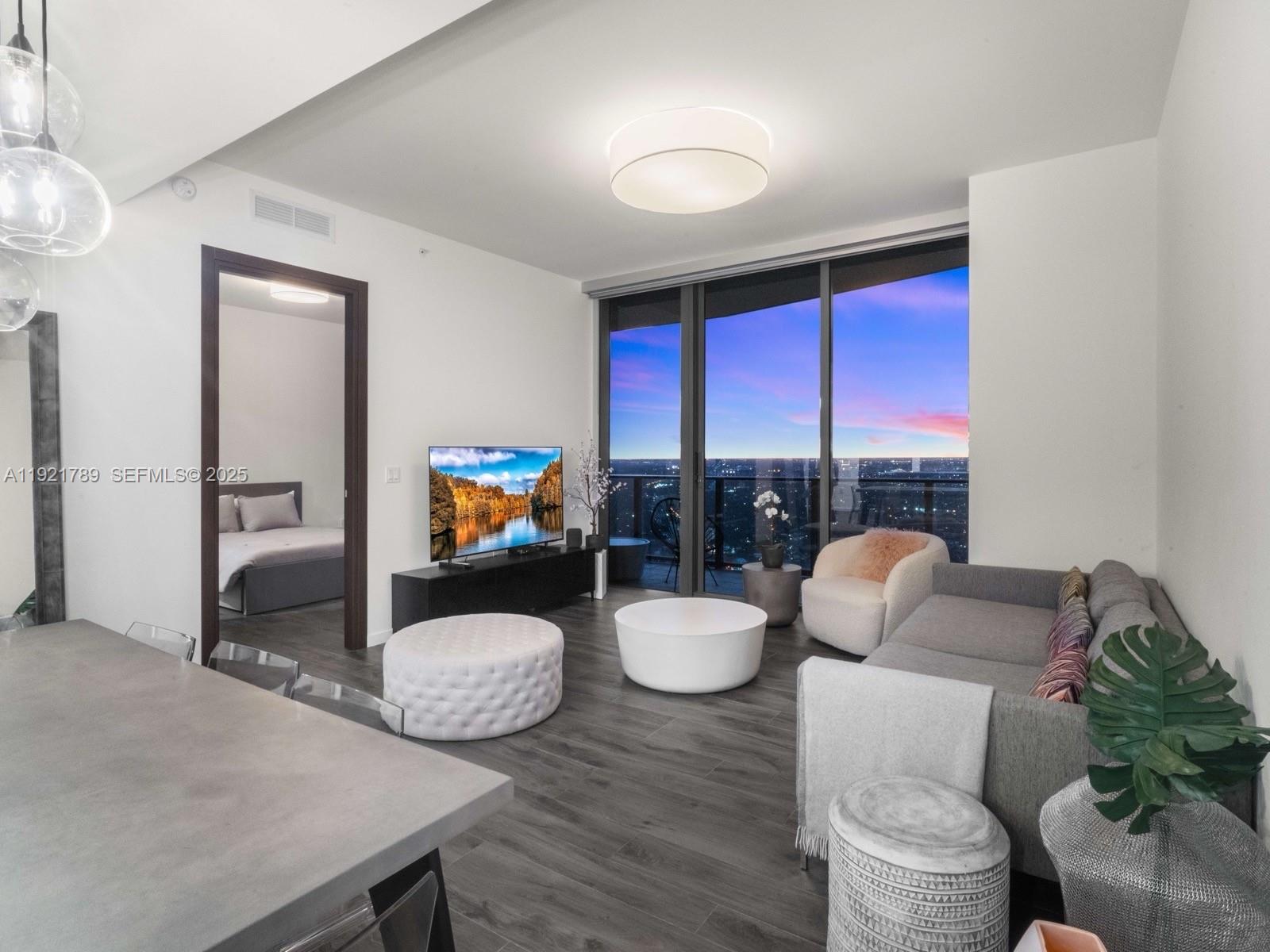 1000 Brickell Plz #PH5706 Miami, FL 33131