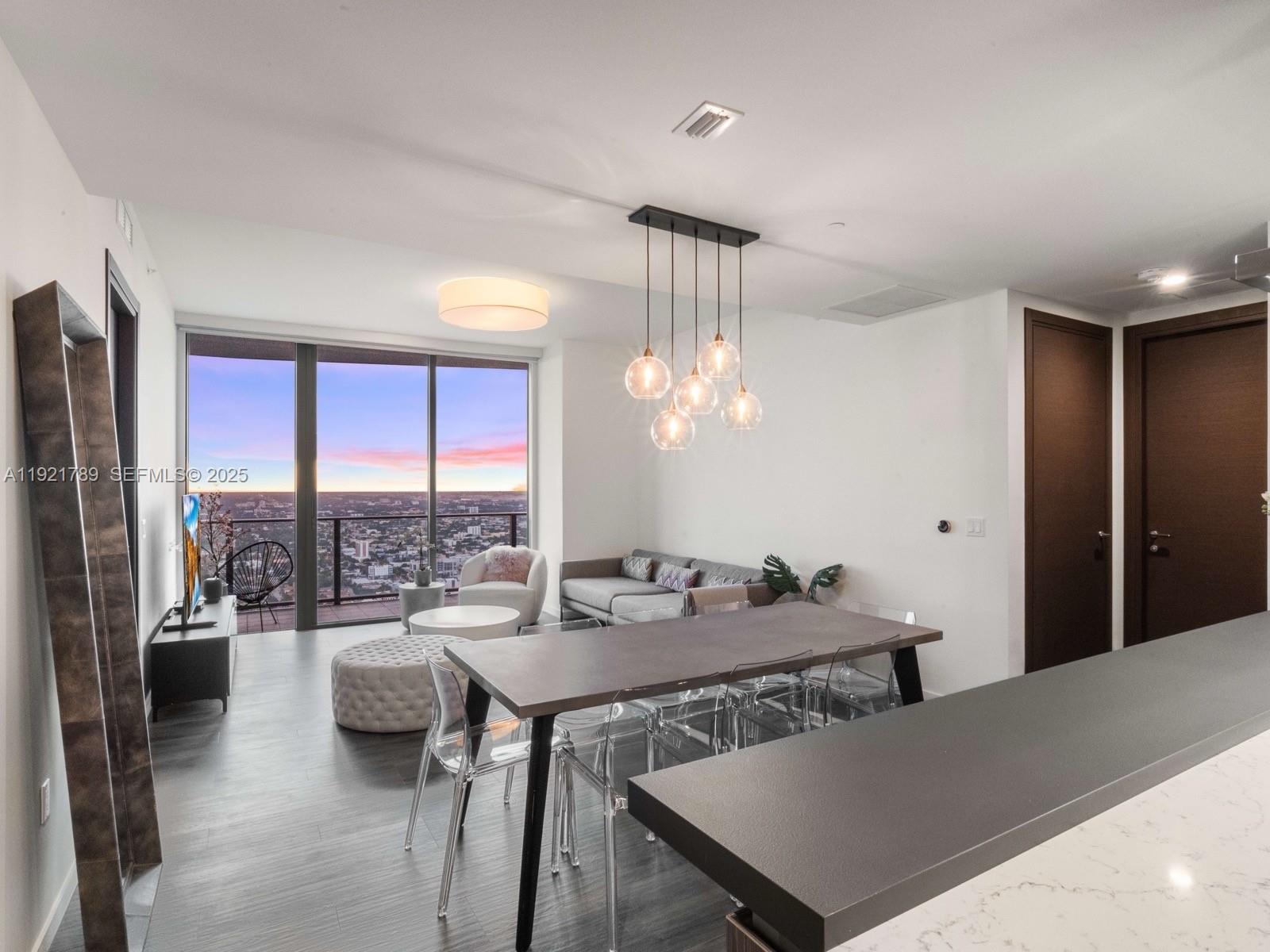 1000 Brickell Plz #PH5706 Miami, FL 33131