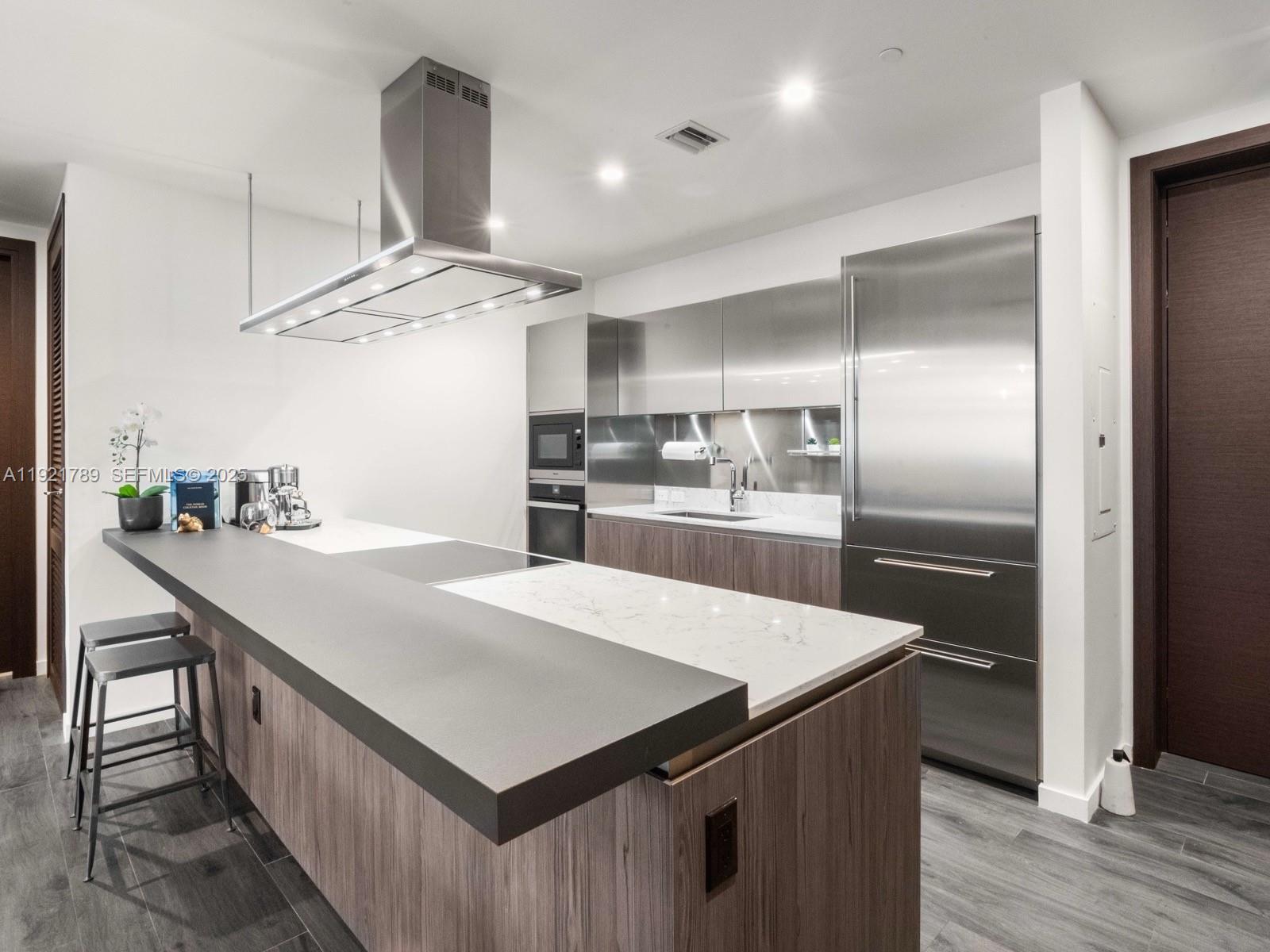 1000 Brickell Plz #PH5706 Miami, FL 33131