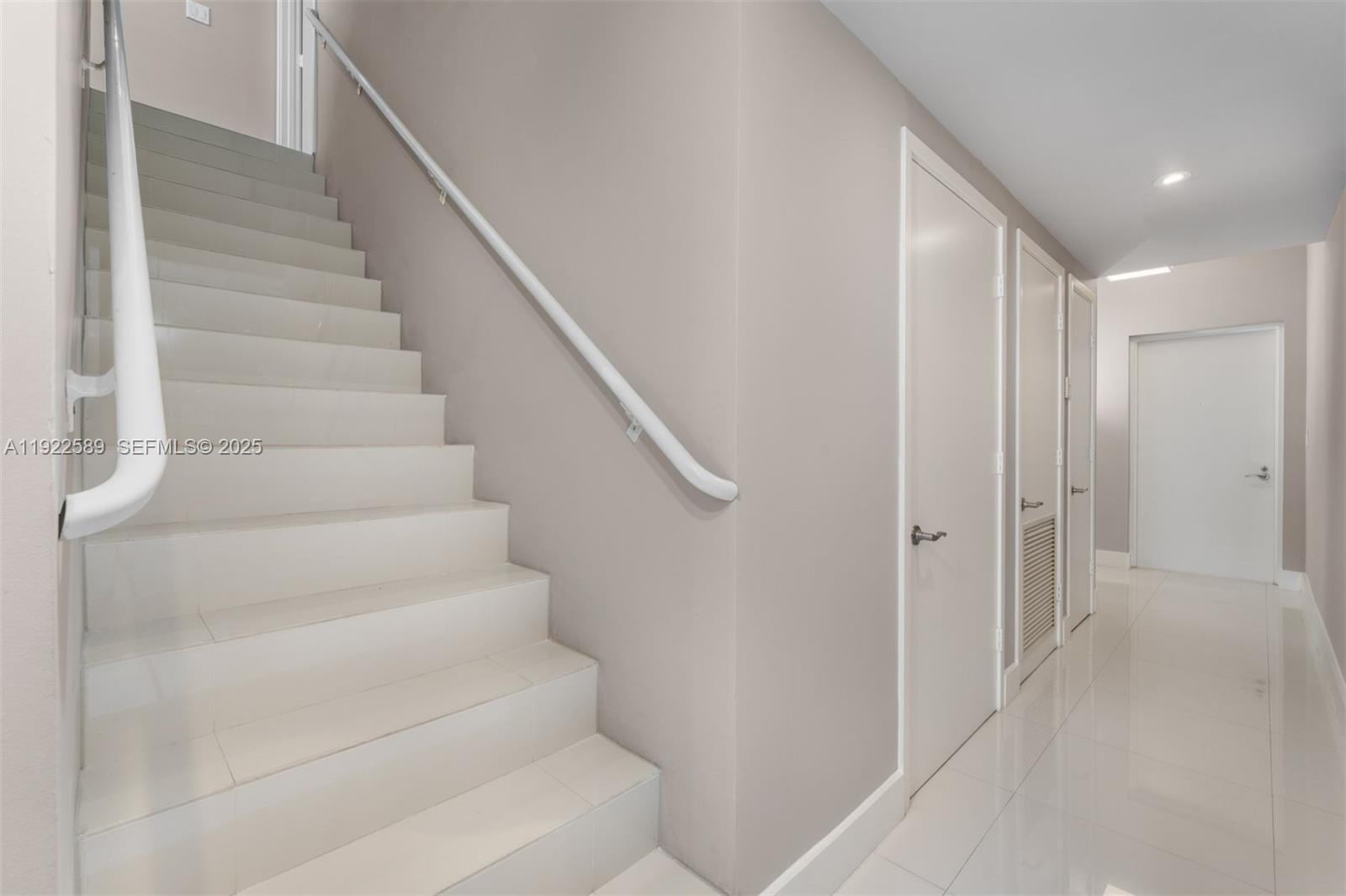 6000 Collins Ave #330 Miami Beach, FL 33140