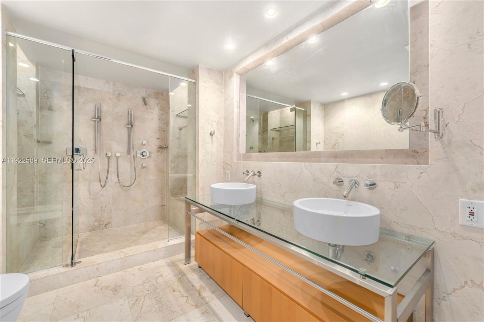 6000 Collins Ave #330 Miami Beach, FL 33140