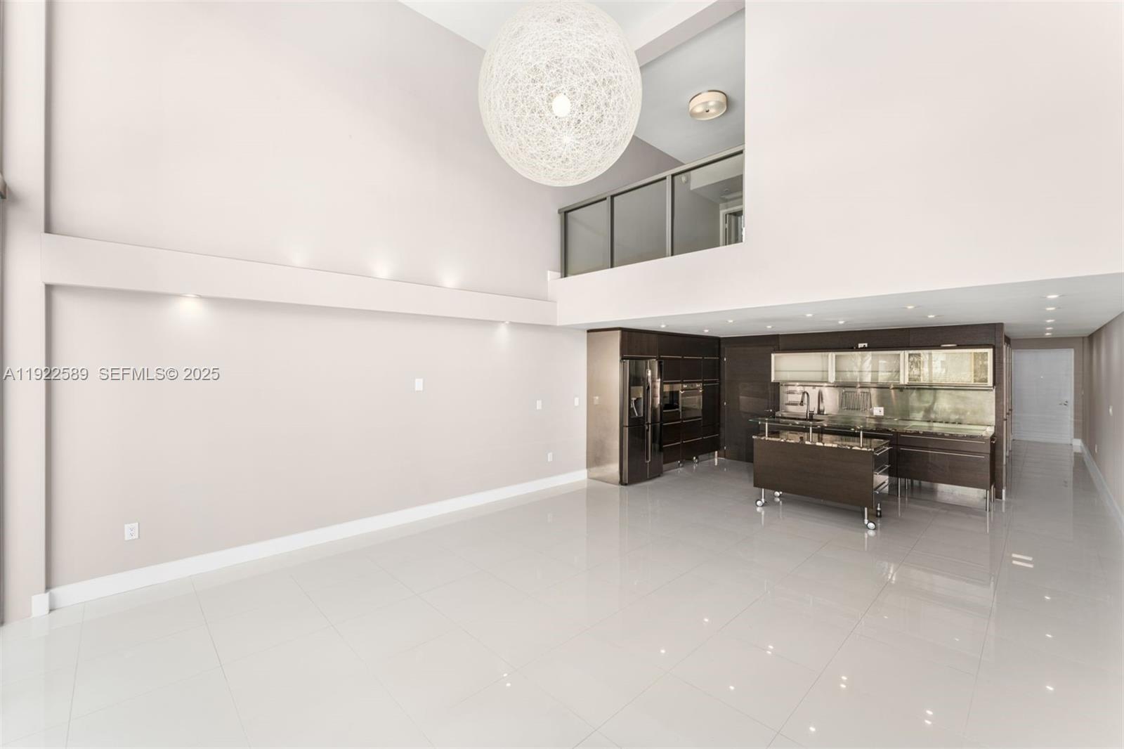 6000 Collins Ave #330 Miami Beach, FL 33140