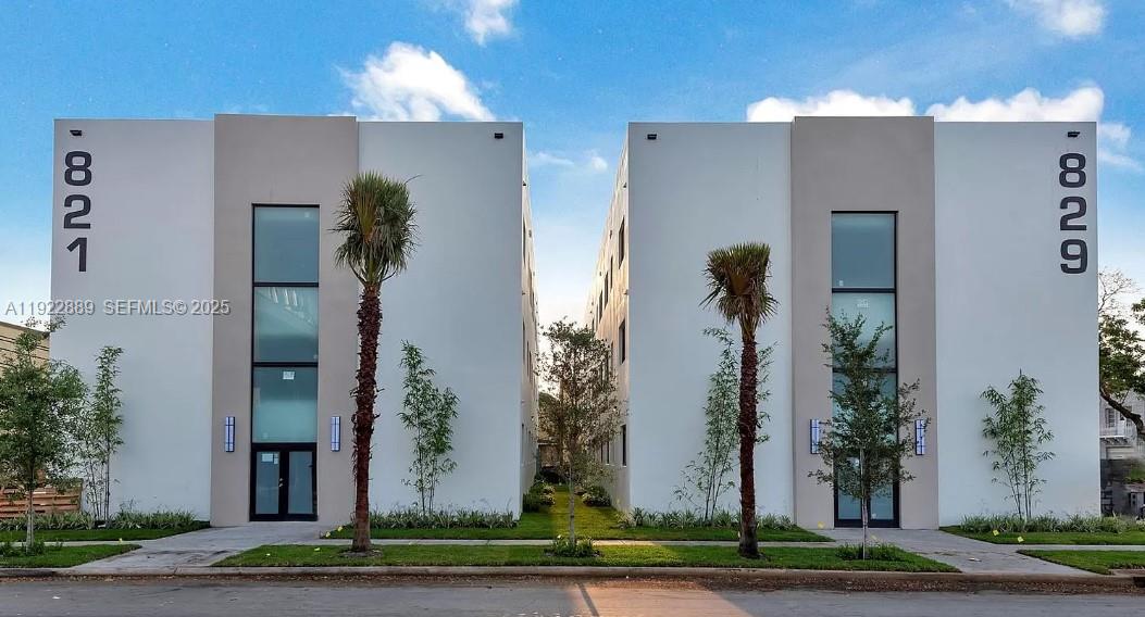 829 SW 18th Ave #206