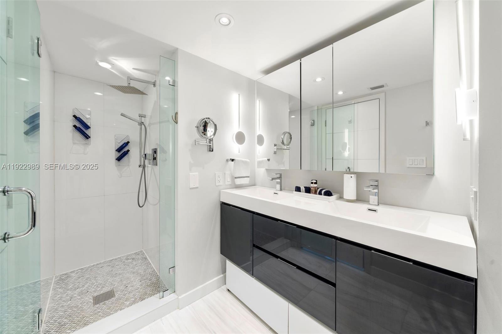 400 S Pointe Dr #401 Miami Beach, FL 33139