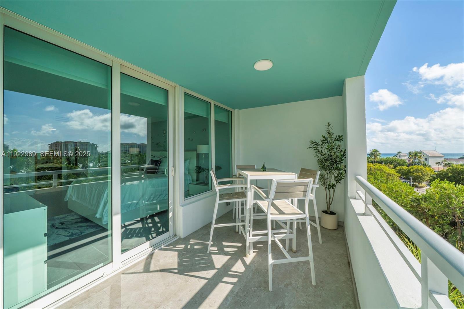 400 S Pointe Dr #401 Miami Beach, FL 33139