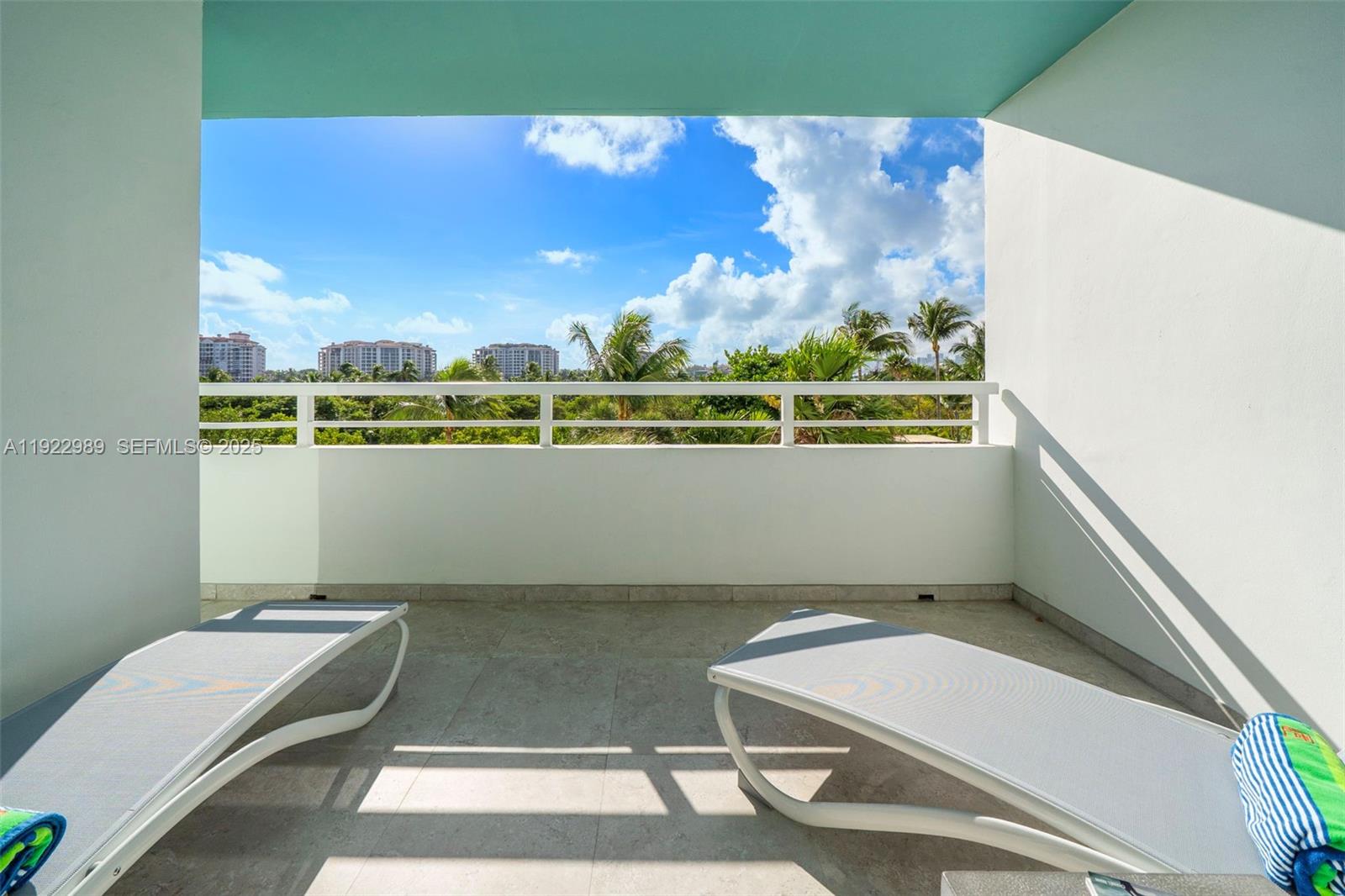 400 S Pointe Dr #401 Miami Beach, FL 33139