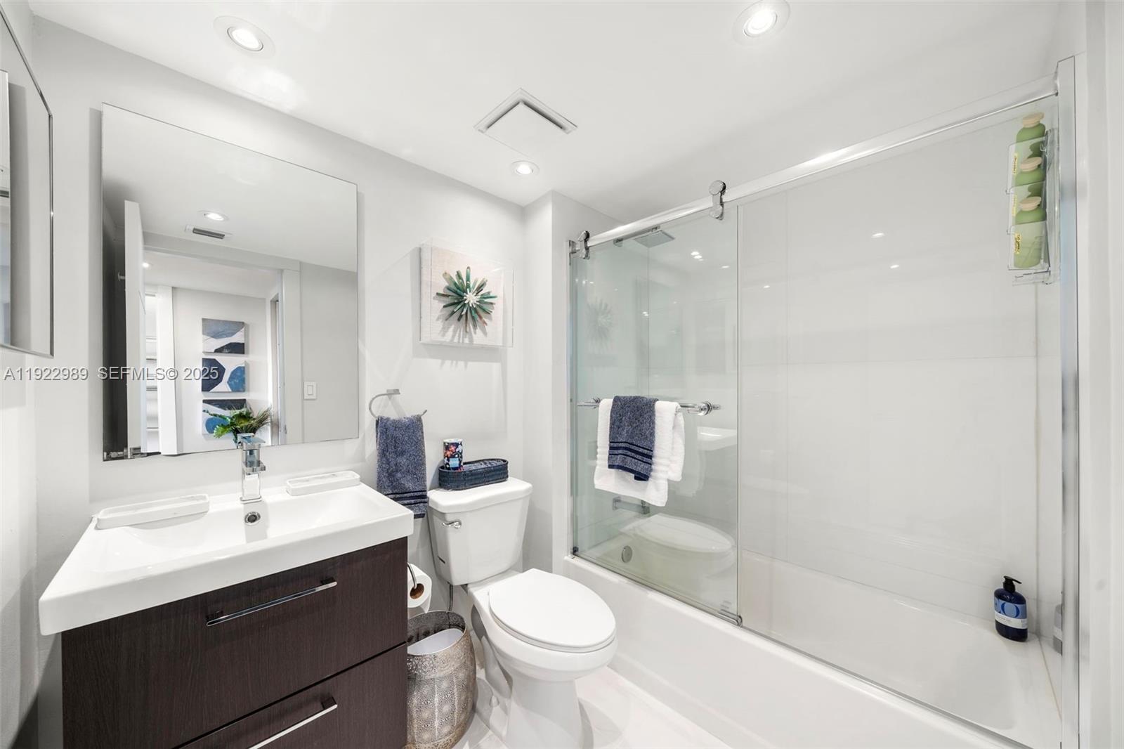 400 S Pointe Dr #401 Miami Beach, FL 33139