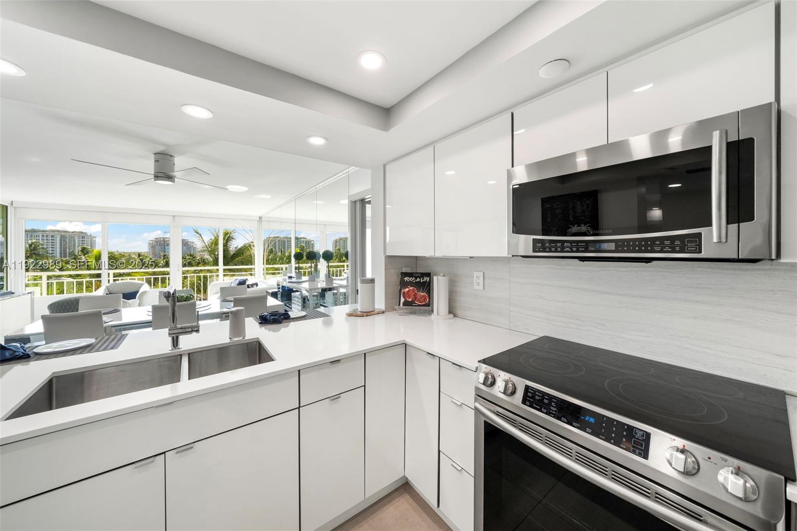 400 S Pointe Dr #401 Miami Beach, FL 33139