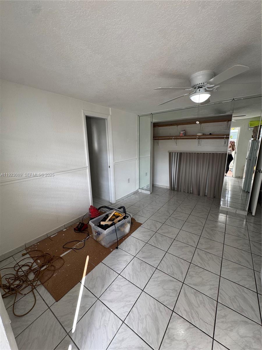 971 E 13th St Hialeah, FL 33010