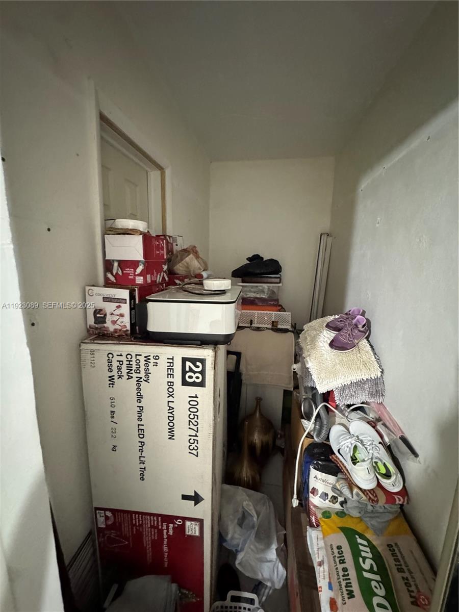 971 E 13th St Hialeah, FL 33010