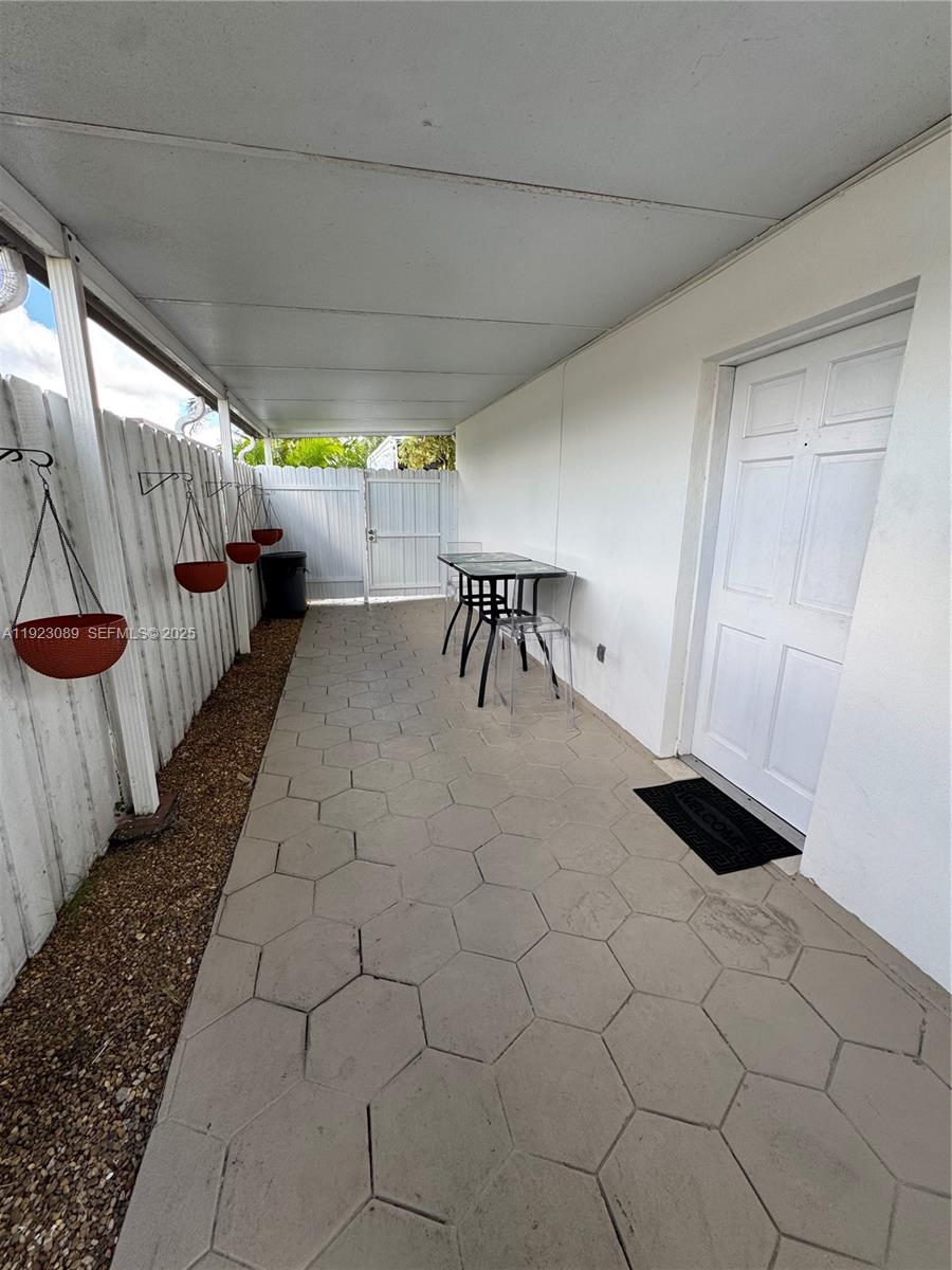 971 E 13th St Hialeah, FL 33010