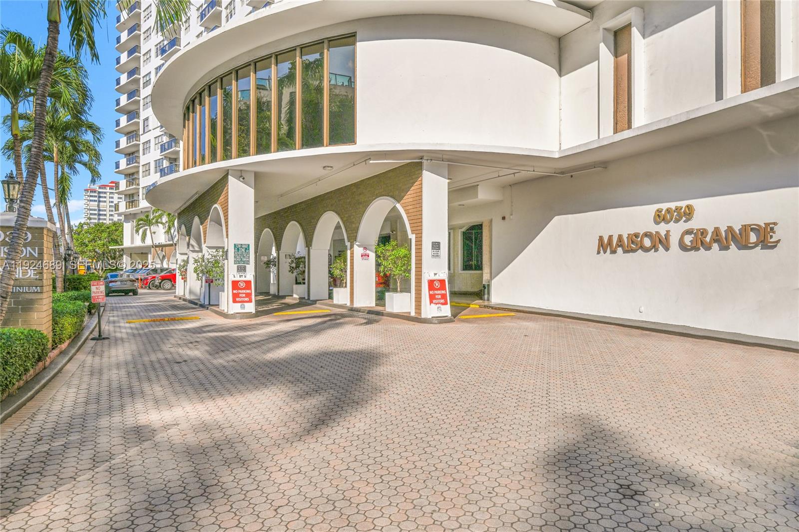 6039 Collins Ave #621