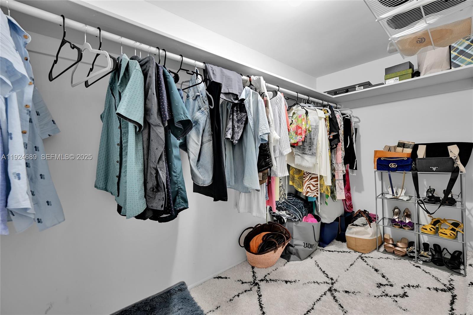 6039 Collins Ave #621 Miami Beach, FL 33140