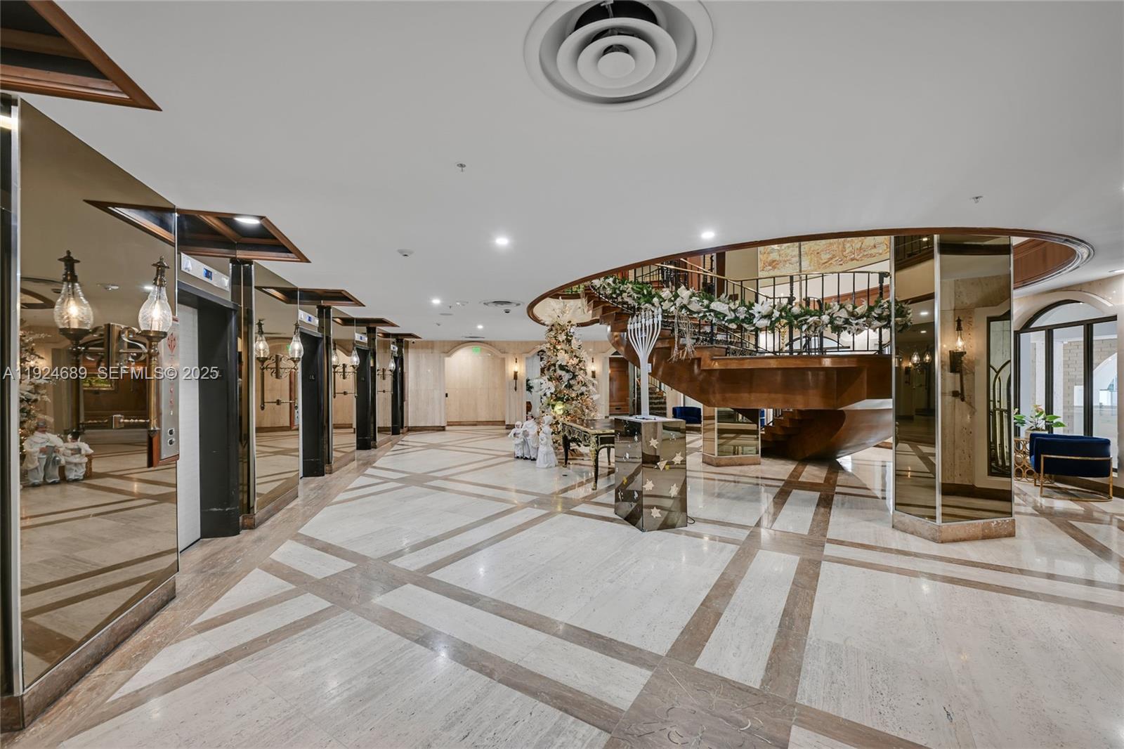 6039 Collins Ave #621 Miami Beach, FL 33140