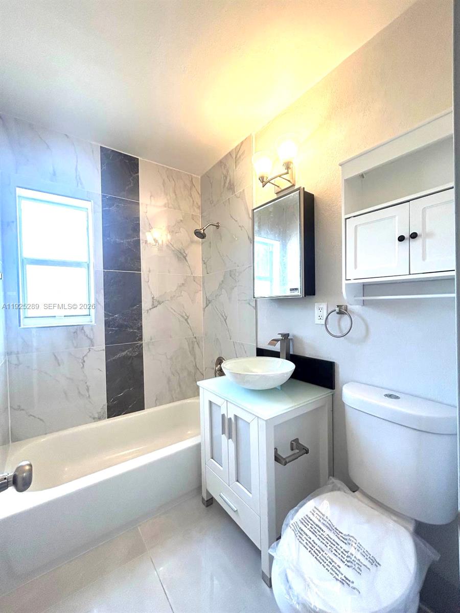 806 NW 18th St Fort Lauderdale, FL 33311