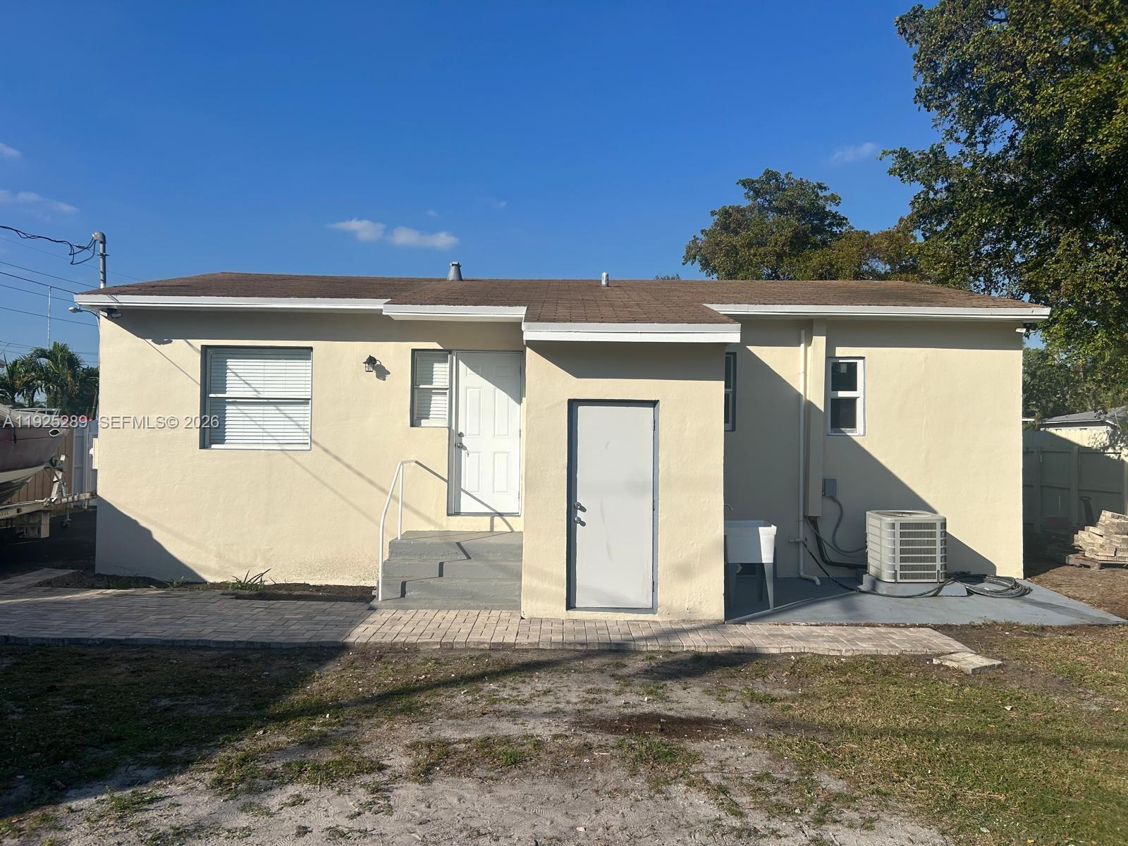 806 NW 18th St Fort Lauderdale, FL 33311