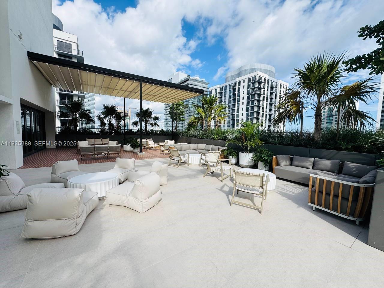 11 NE 6th #2813 Miami, FL 33132