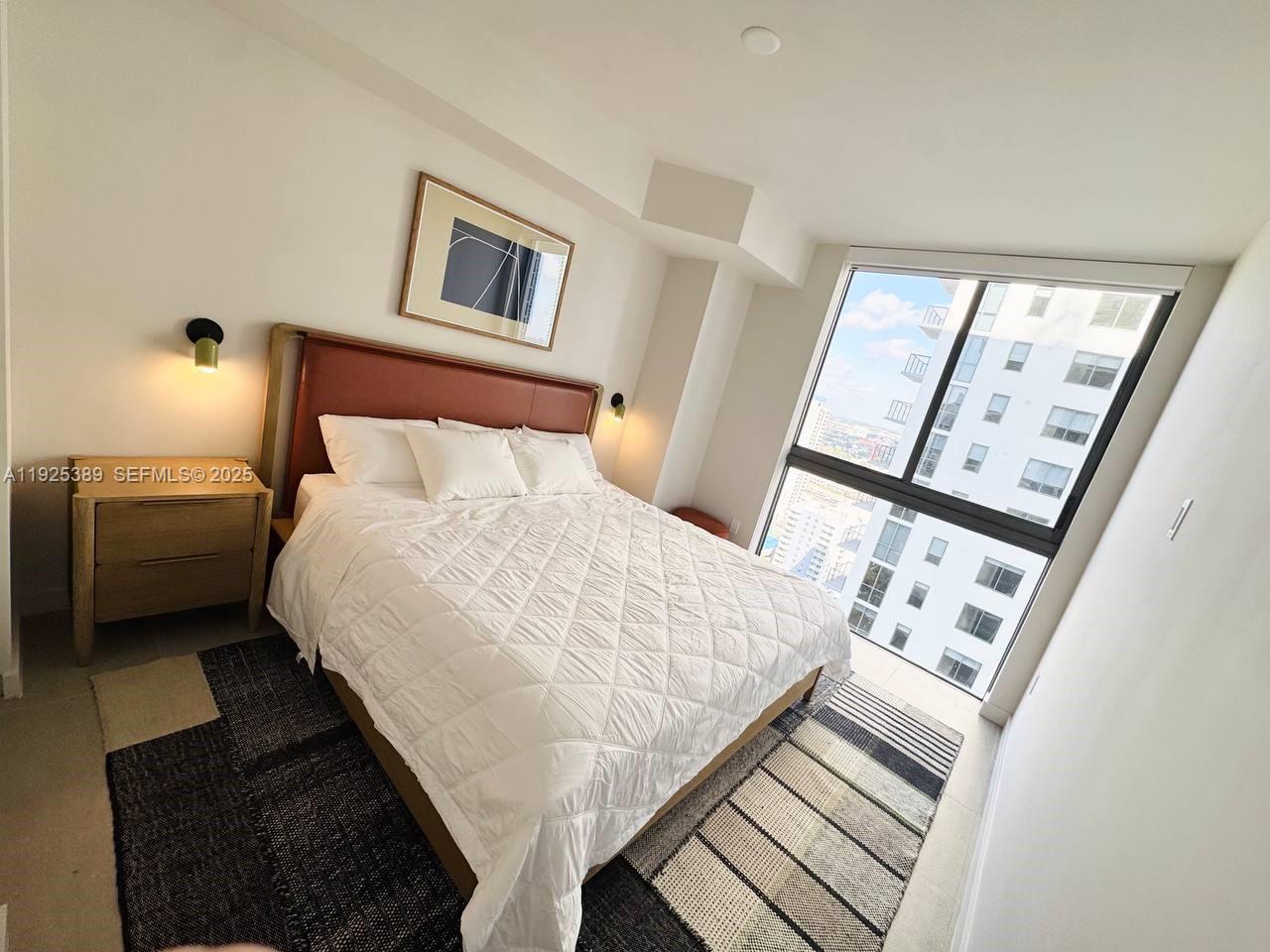 11 NE 6th #2813 Miami, FL 33132