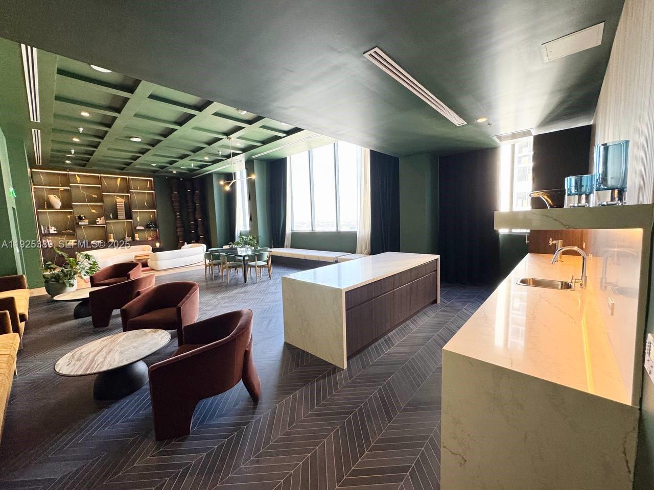 11 NE 6th #2813 Miami, FL 33132