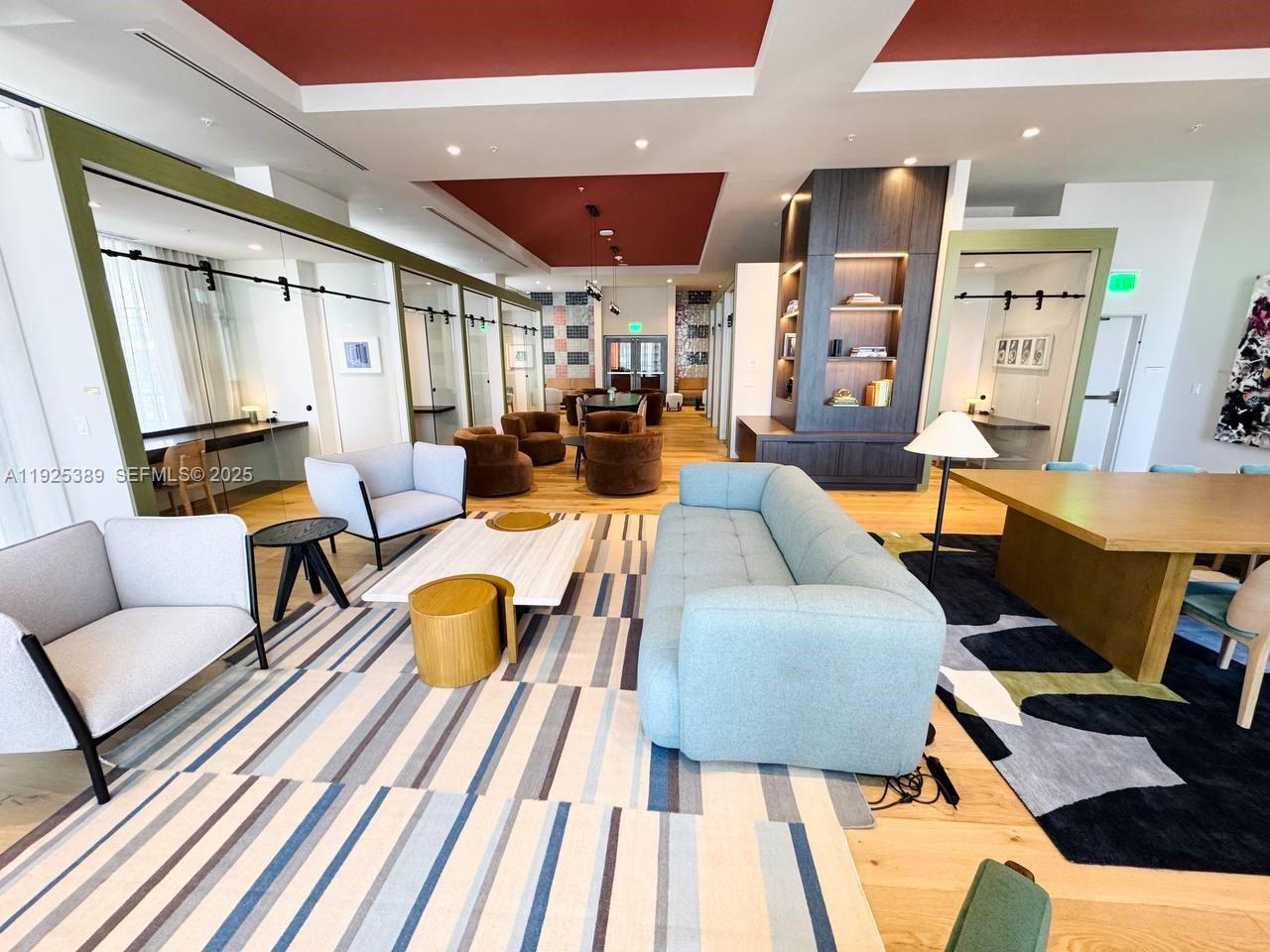 11 NE 6th #2813 Miami, FL 33132