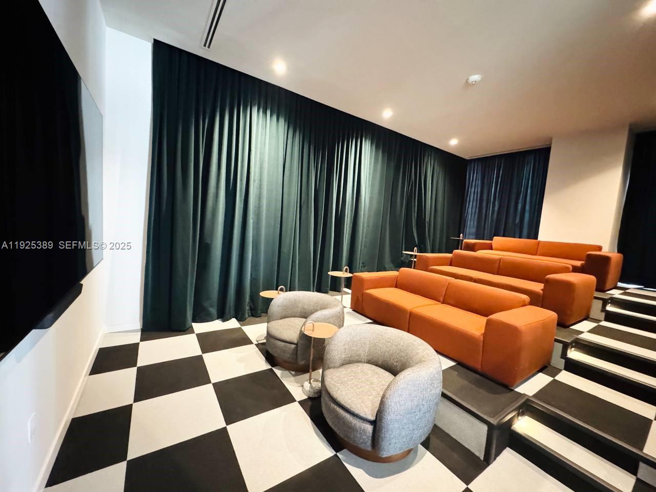 11 NE 6th #2813 Miami, FL 33132